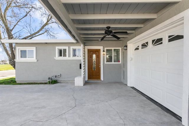 5450 73rd St, Sacramento, CA 95820