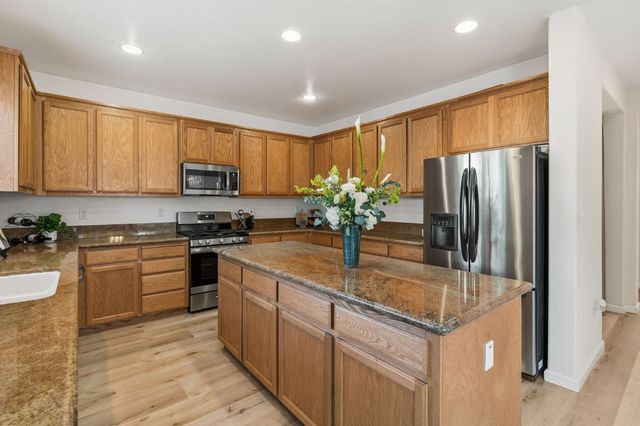 3810 Huntington Rd, West Sacramento, CA 95691