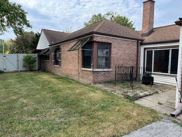 10059 S Spaulding Avenue, Evergreen Park, IL 60805