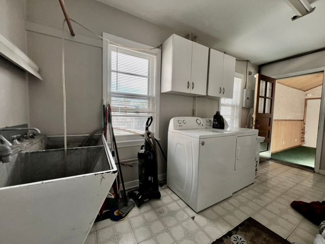 10059 S Spaulding Avenue, Evergreen Park, IL 60805