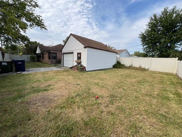 10059 S Spaulding Avenue, Evergreen Park, IL 60805