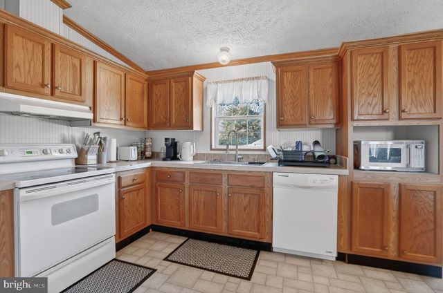 8024 HICKMAN FARM RD, Wallops Island, VA 23337