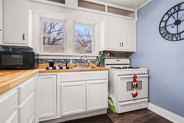 1844 Superior Street, Muskegon, MI 49442