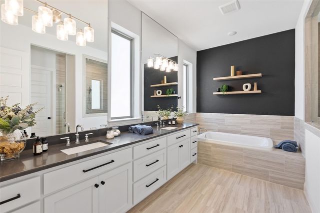 2412 Skywalk LN 52, Spicewood, TX 78669