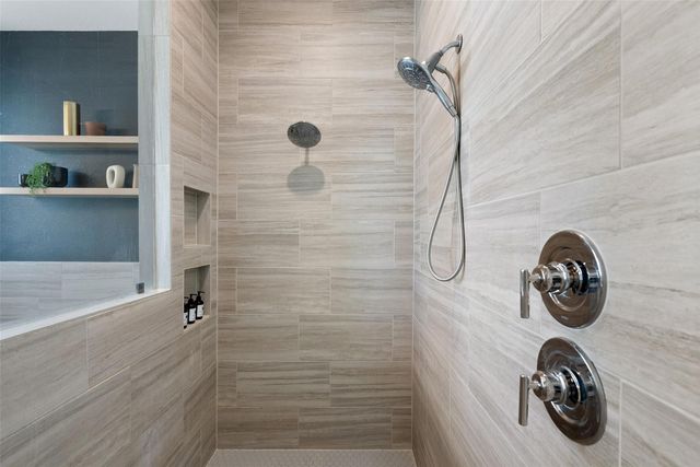 2412 Skywalk LN 52, Spicewood, TX 78669