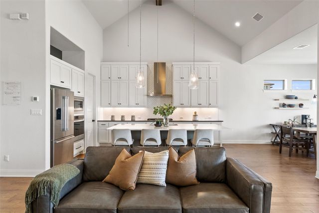 2412 Skywalk LN 52, Spicewood, TX 78669