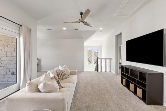 2412 Skywalk LN 52, Spicewood, TX 78669