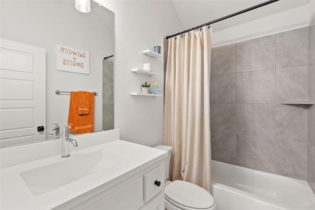 2412 Skywalk LN 52, Spicewood, TX 78669