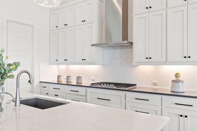 2412 Skywalk LN 52, Spicewood, TX 78669