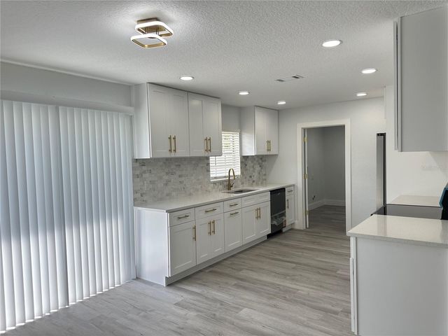 804 S PARSONS AVENUE, Seffner, FL 33584