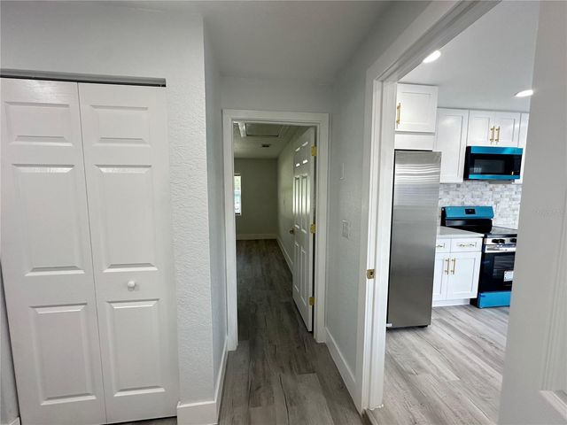 804 S PARSONS AVENUE, Seffner, FL 33584