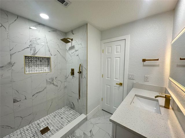 804 S PARSONS AVENUE, Seffner, FL 33584