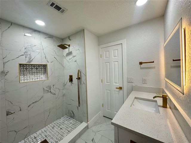 804 S PARSONS AVENUE, Seffner, FL 33584