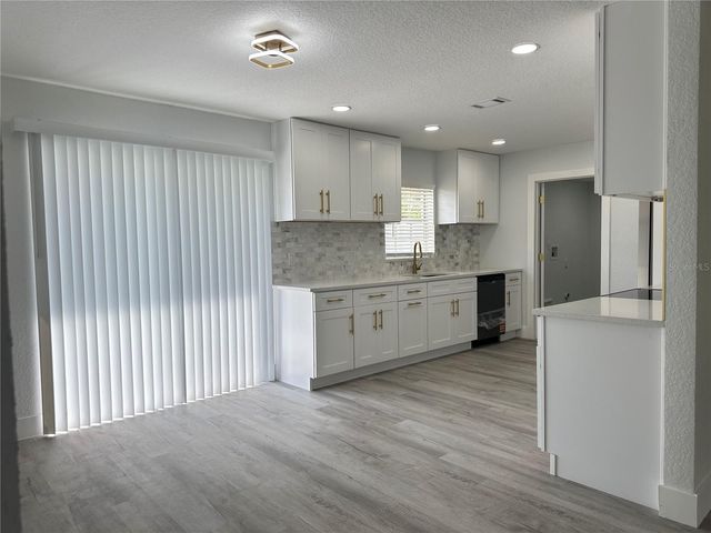 804 S PARSONS AVENUE, Seffner, FL 33584