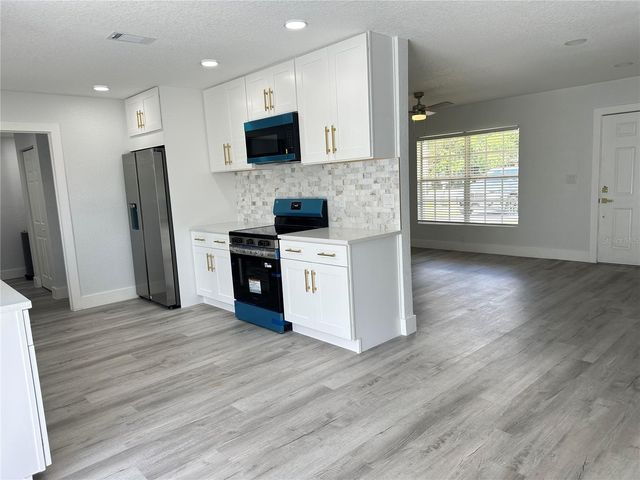 804 S PARSONS AVENUE, Seffner, FL 33584