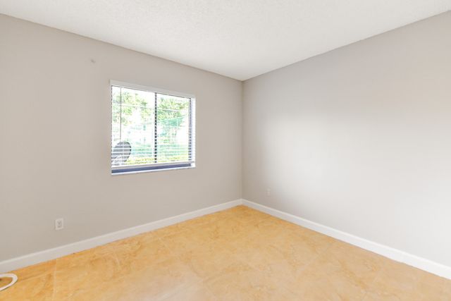 6053 10th 140 Avenue N 140, Greenacres, FL 33463