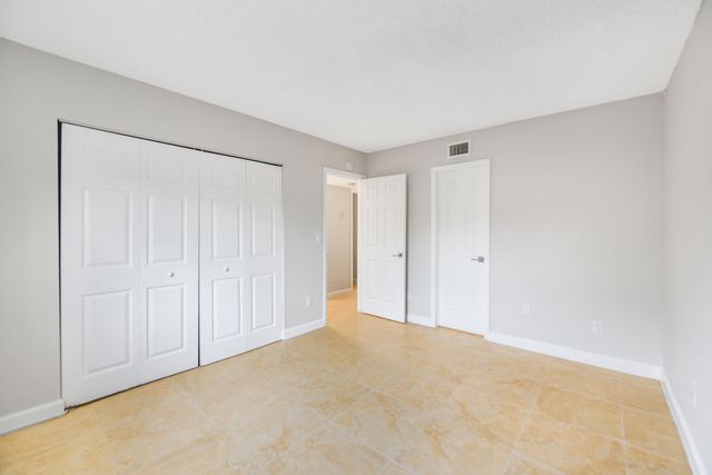 6053 10th 140 Avenue N 140, Greenacres, FL 33463