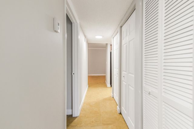 6053 10th 140 Avenue N 140, Greenacres, FL 33463