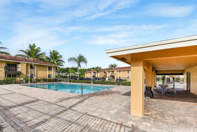 6053 10th 140 Avenue N 140, Greenacres, FL 33463