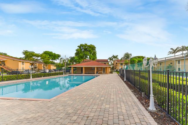 6053 10th 140 Avenue N 140, Greenacres, FL 33463