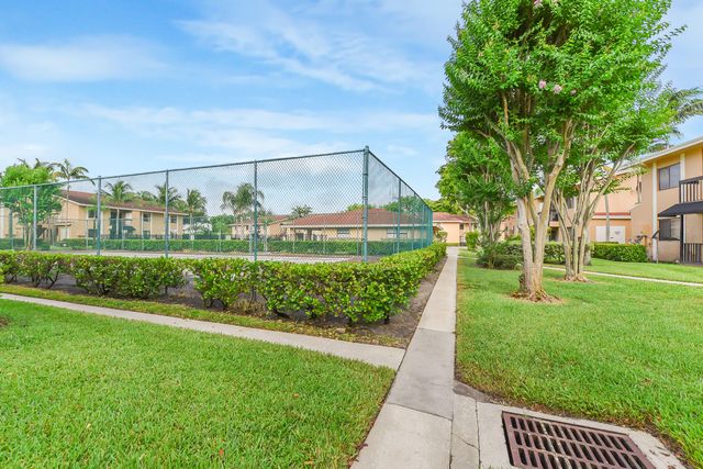 6053 10th 140 Avenue N 140, Greenacres, FL 33463