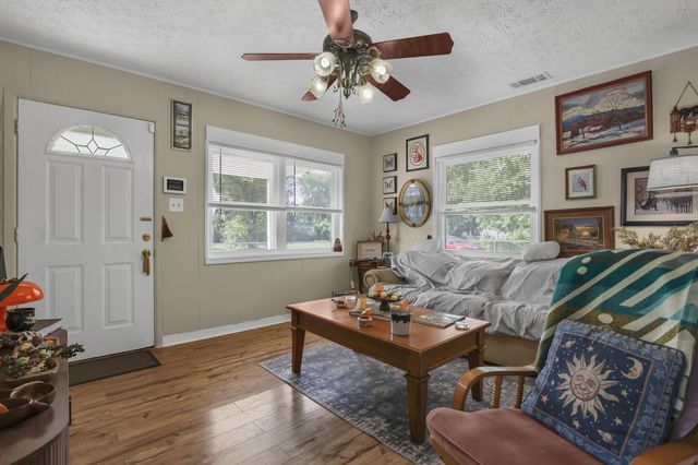 868 Lawndale Avenue, Columbus, OH 43207