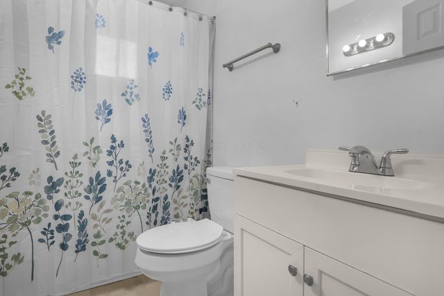 868 Lawndale Avenue, Columbus, OH 43207