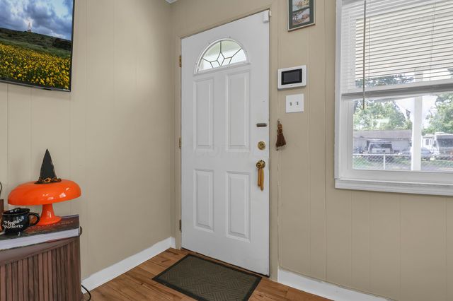 868 Lawndale Avenue, Columbus, OH 43207