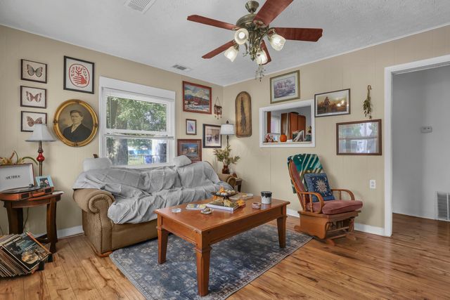 868 Lawndale Avenue, Columbus, OH 43207