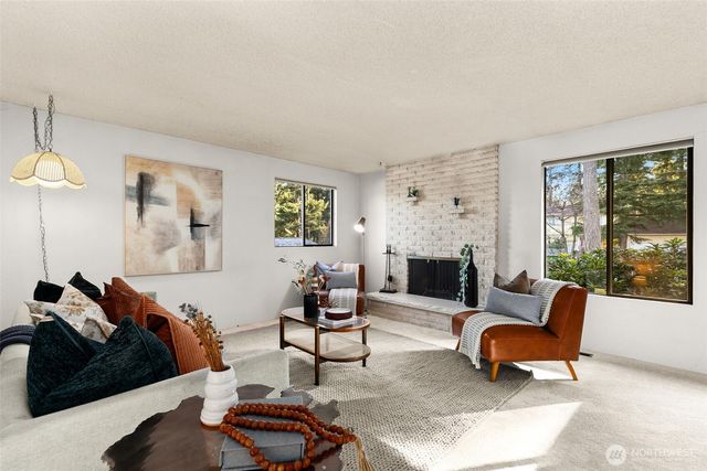 26301 Woodland Way S, Kent, WA 98030