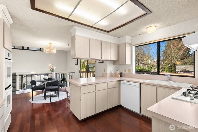 26301 Woodland Way S, Kent, WA 98030