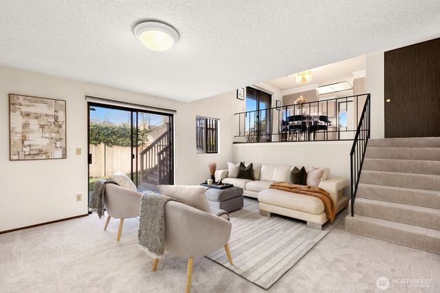 26301 Woodland Way S, Kent, WA 98030