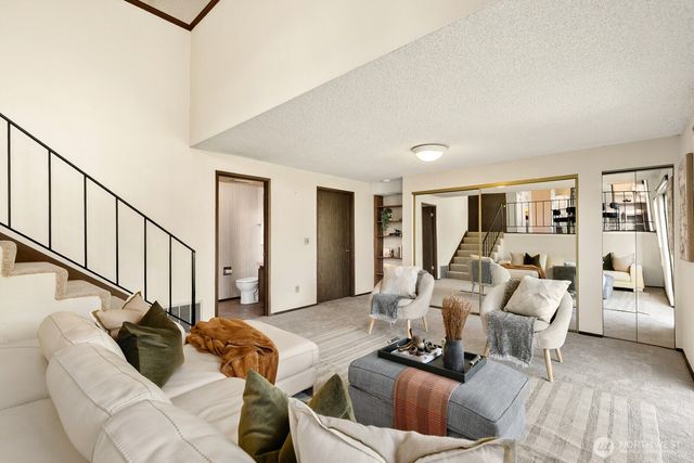 26301 Woodland Way S, Kent, WA 98030