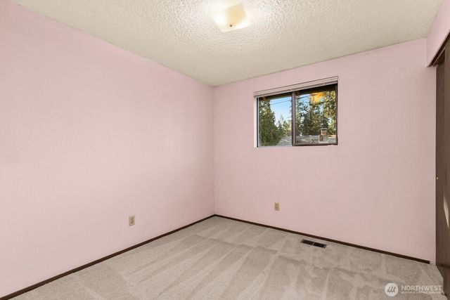 26301 Woodland Way S, Kent, WA 98030