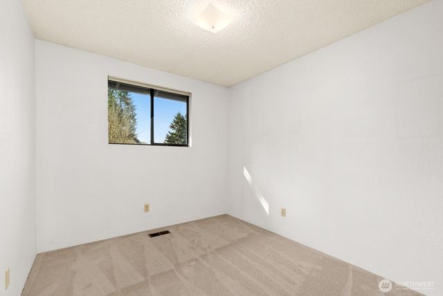 26301 Woodland Way S, Kent, WA 98030