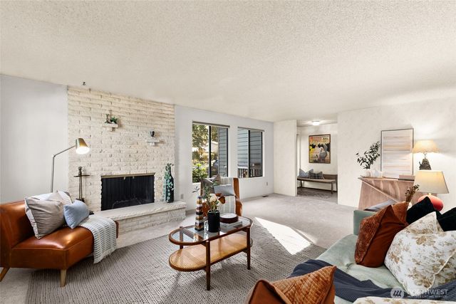 26301 Woodland Way S, Kent, WA 98030