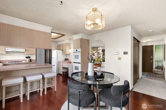 26301 Woodland Way S, Kent, WA 98030