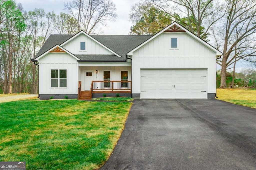 282 Glade Road, Rossville, GA 30741