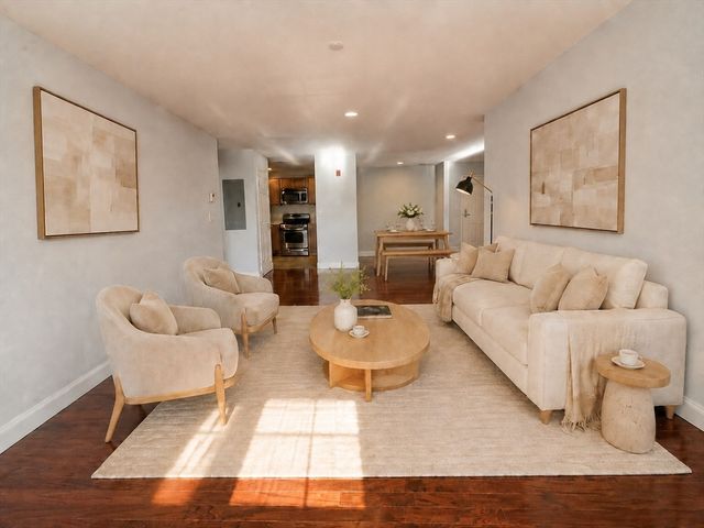 120 Wyllis Ave 222, Everett, MA 02149