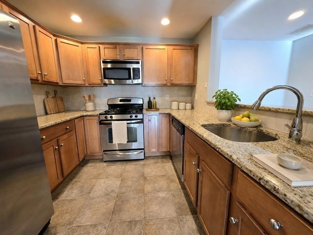 120 Wyllis Ave 222, Everett, MA 02149