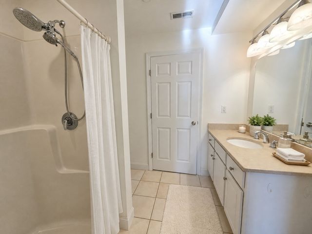 120 Wyllis Ave 222, Everett, MA 02149