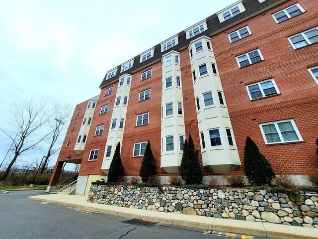 120 Wyllis Ave 222, Everett, MA 02149