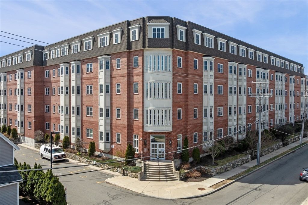 120 Wyllis Ave 222, Everett, MA 02149