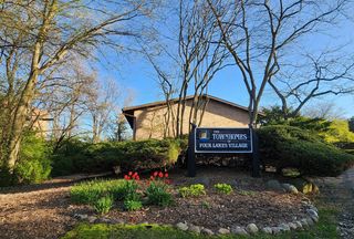 5915 Meadow Drive, Lisle, IL 60532