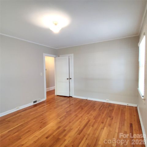 1239 E Worthington Avenue, Charlotte, NC 28203