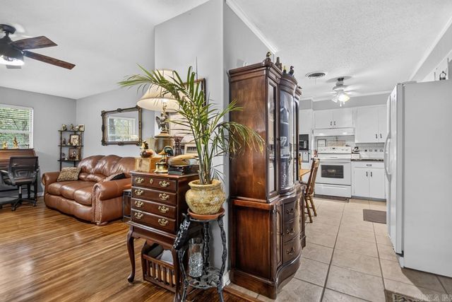 8909 Holiday Dr, Sherwood, AR 72120