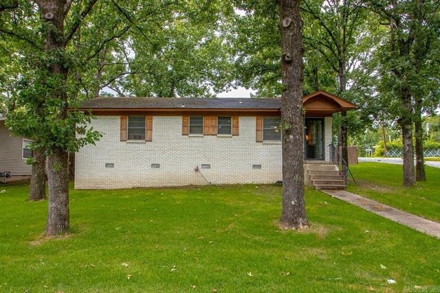 8909 Holiday Dr, Sherwood, AR 72120