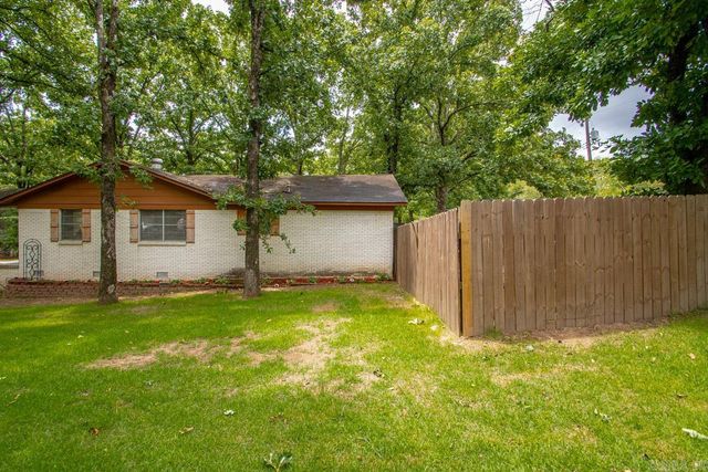 8909 Holiday Dr, Sherwood, AR 72120