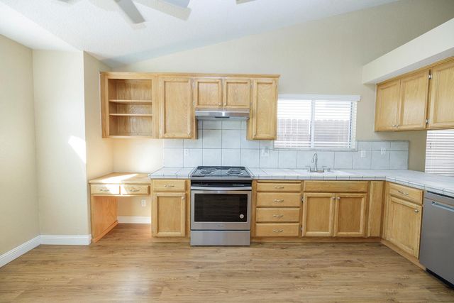 1201 Crater Ave, Modesto, CA 95351