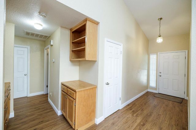 1201 Crater Ave, Modesto, CA 95351